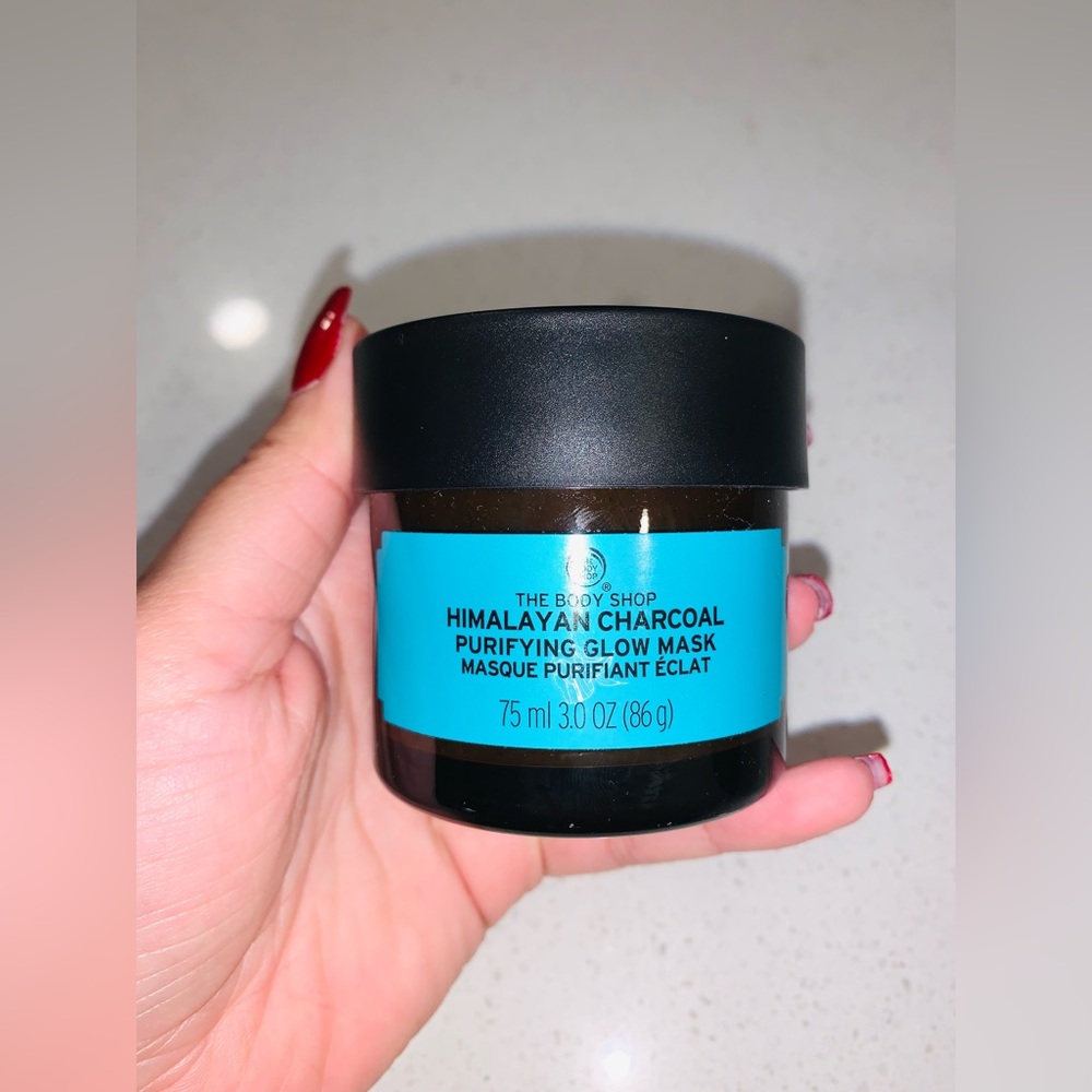 The Body Shop New Himalayan Charcoal Purifying Glow Mask